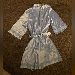 Baby blue satin robe size xl worn one time